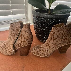 Stylish Tan Ankle Boots